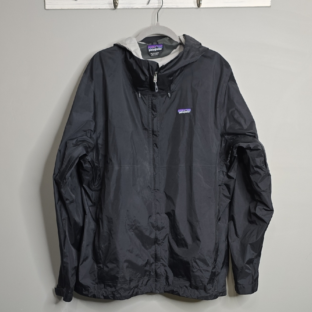Patagonia Men's Black Windbreaker Jacket